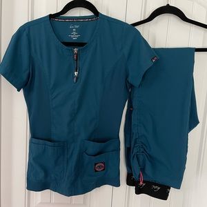 Koi Lite Scrubs
